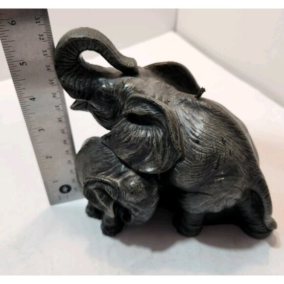 Vintage Grey Elephant And Calf Candle Realistic Great Details 7" Long by 6" Tall - Picture 13 of 13